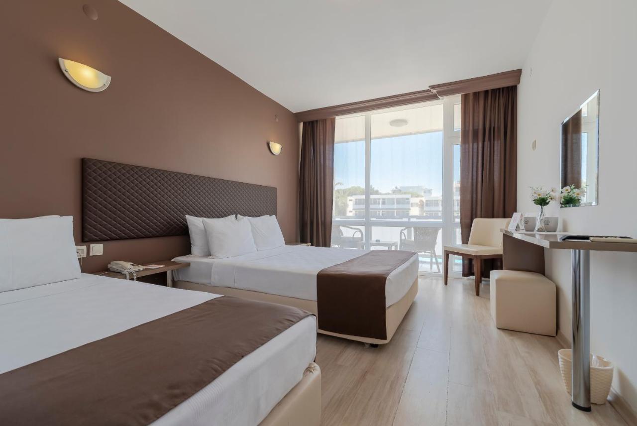 A 11 Hotel Cesme Exterior photo